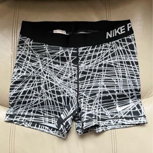 Nike Pro booty shorts - black and white